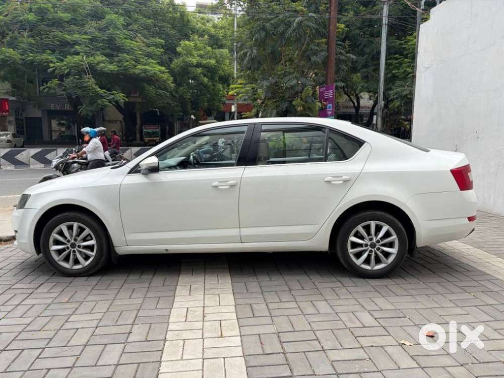 Skoda Octavia Ambition 2.0 Tdi At, 2013, Diesel