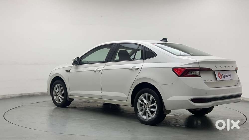 Skoda Slavia Ambition 1.0l Tsi At, 2022, Petrol