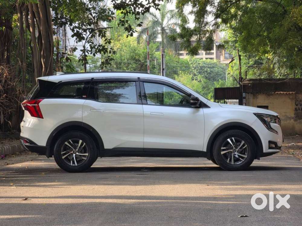 Mahindra Xuv700 2.0 Ax 5 Petrol Mt 7 Str, 2022, Petrol