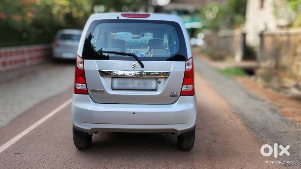 2018 Automatic Wagonr Vxi, Silky Silver, Mint Condition