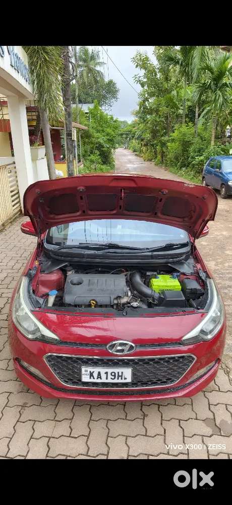 Hyundai I20 Asta 1.4 2015 (top End) At 5.85 Lacs