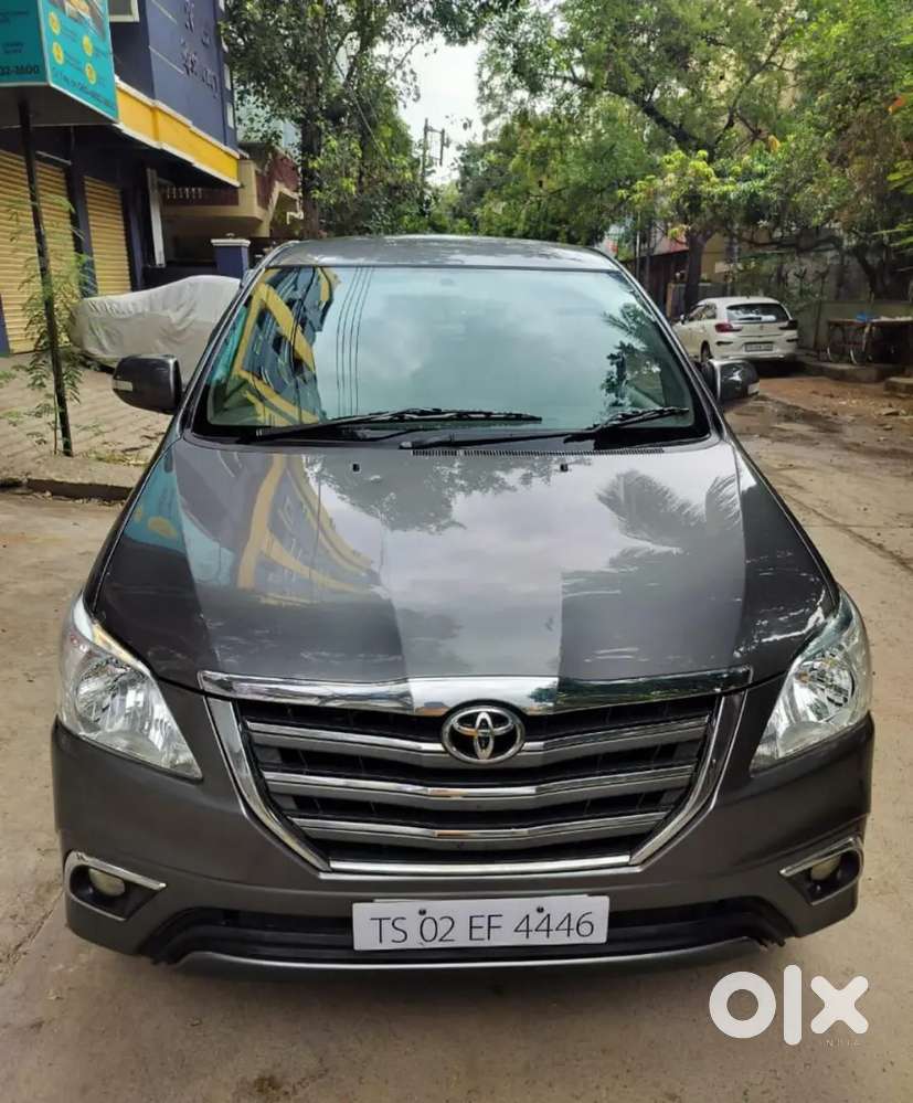 Toyota Innova 2.5 V 2014
