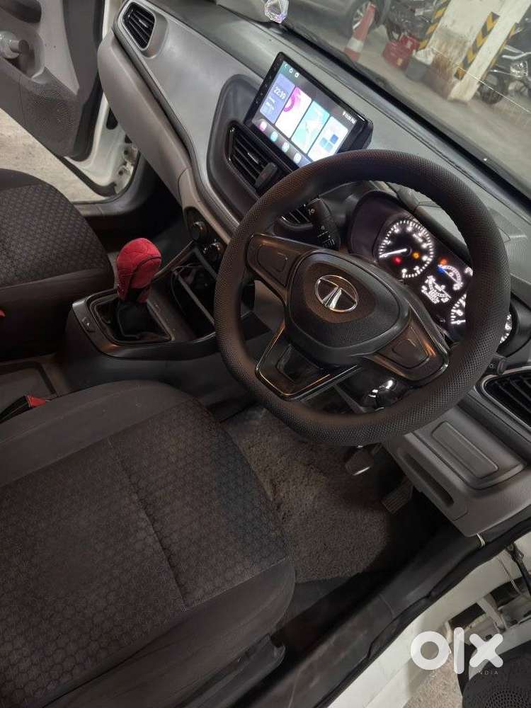 Tata Altroz 1.2 Xe, 2021, Petrol