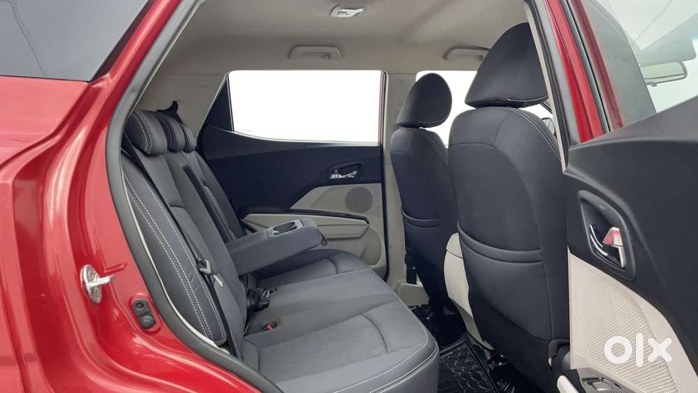 Mahindra Xuv300 W8 Amt Diesel, 2020, Diesel