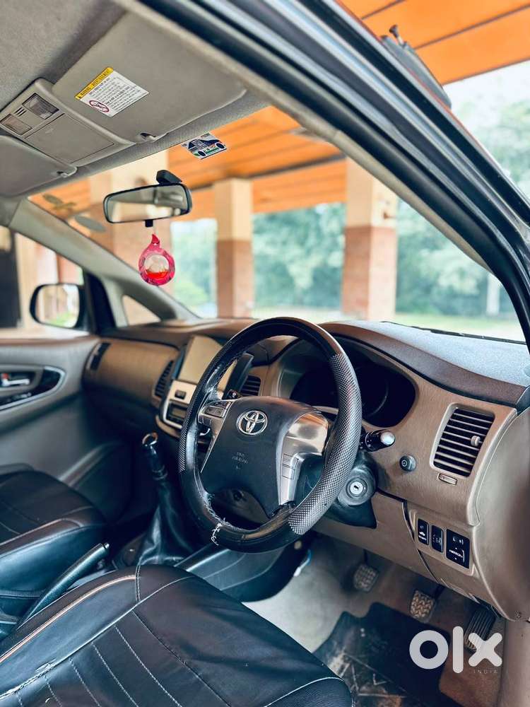 Toyota Innova 2.5 V 2013