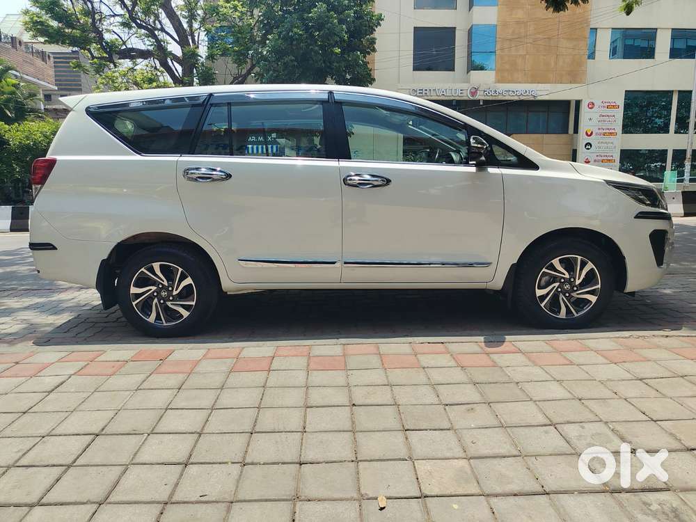 Toyota Innova Crysta [2020-ongoing] 2.4 Vx 8 Str, 2022, Diesel