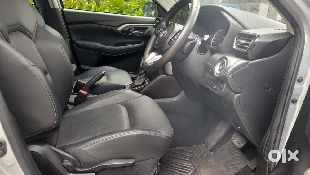 Toyota Urban Cruiser Hyryder 1.5 V Neo Drive At, 2025, Petrol