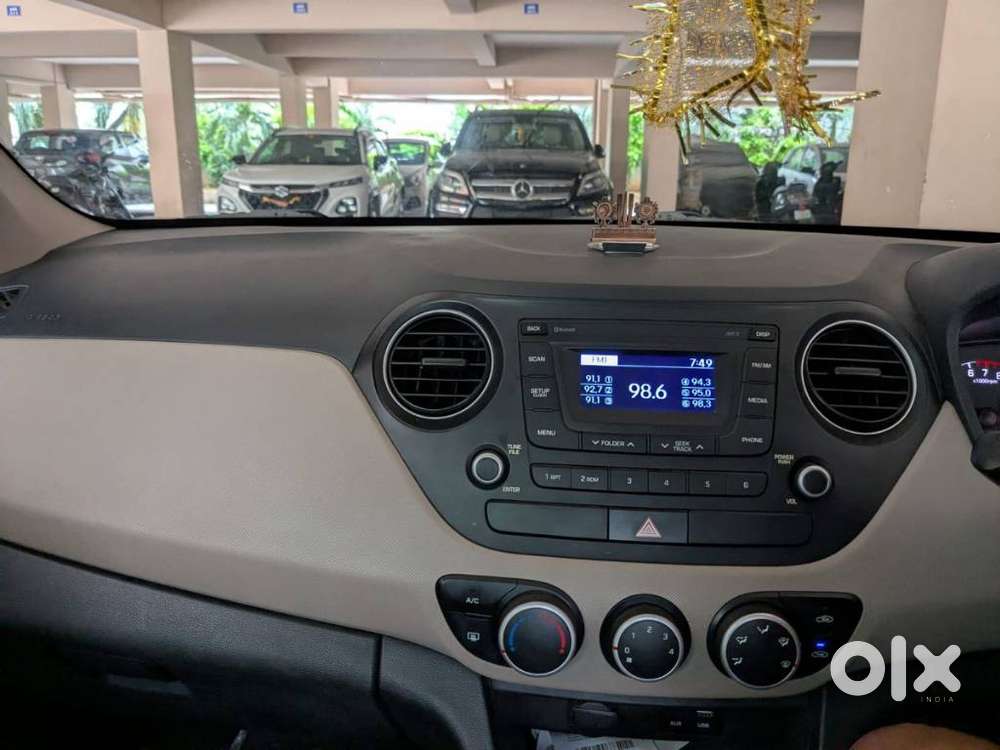 Hyundai Grand I10 Sportz, 2016, Petrol