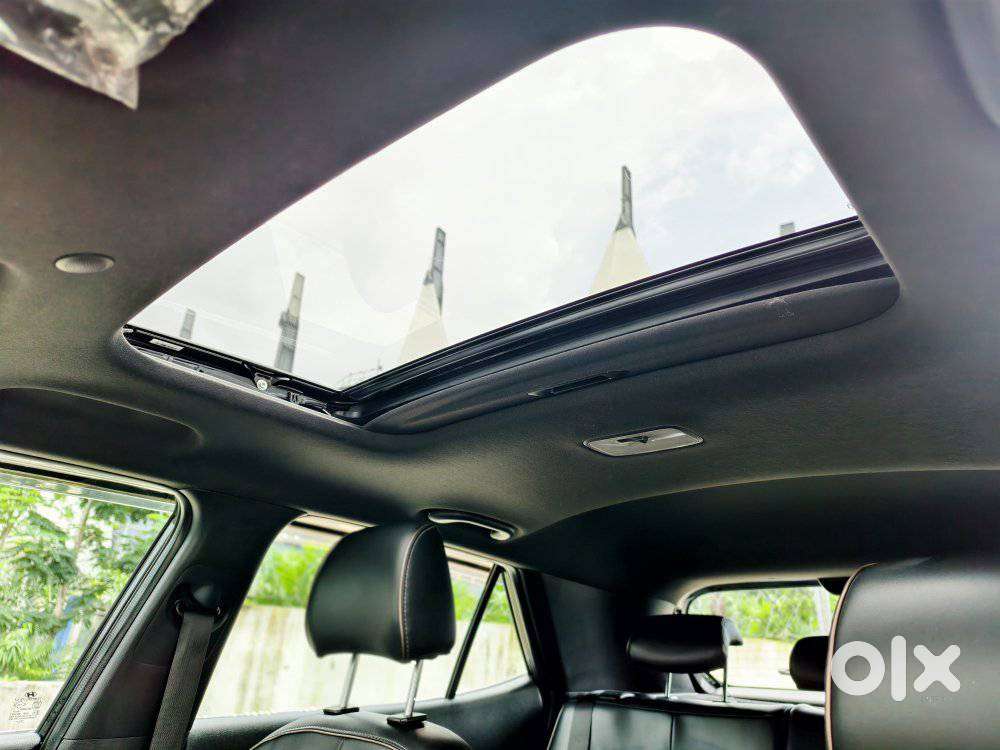 Hyundai Venue Sx(o) Knight Edition Dct, 2023, Petrol