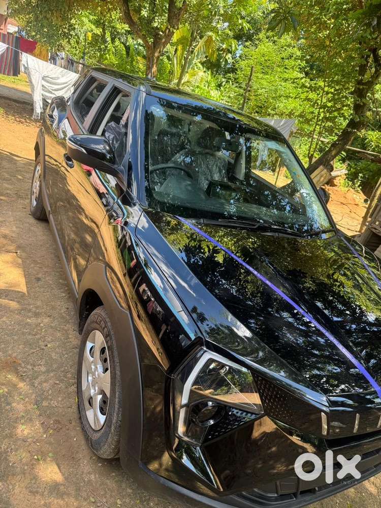 Mahindra Xuv 3xo 6 Petrol 6500 Km Driven