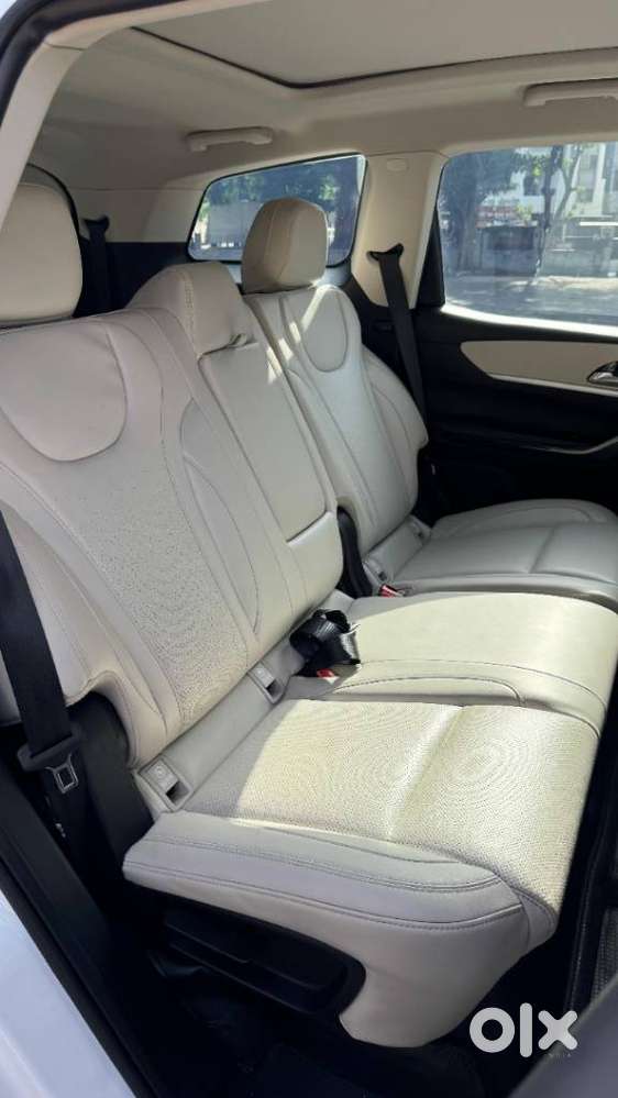 Mahindra Xuv700 2.2 Ax 7 Diesel At Str, 2025, Diesel