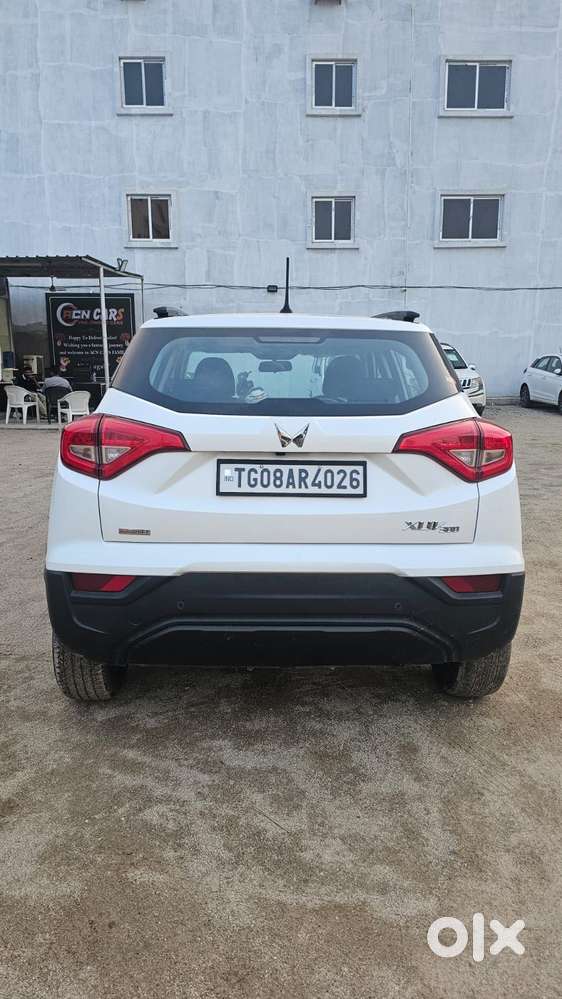 Mahindra Xuv300 1.2 W6 Amt Petrol, 2023, Petrol