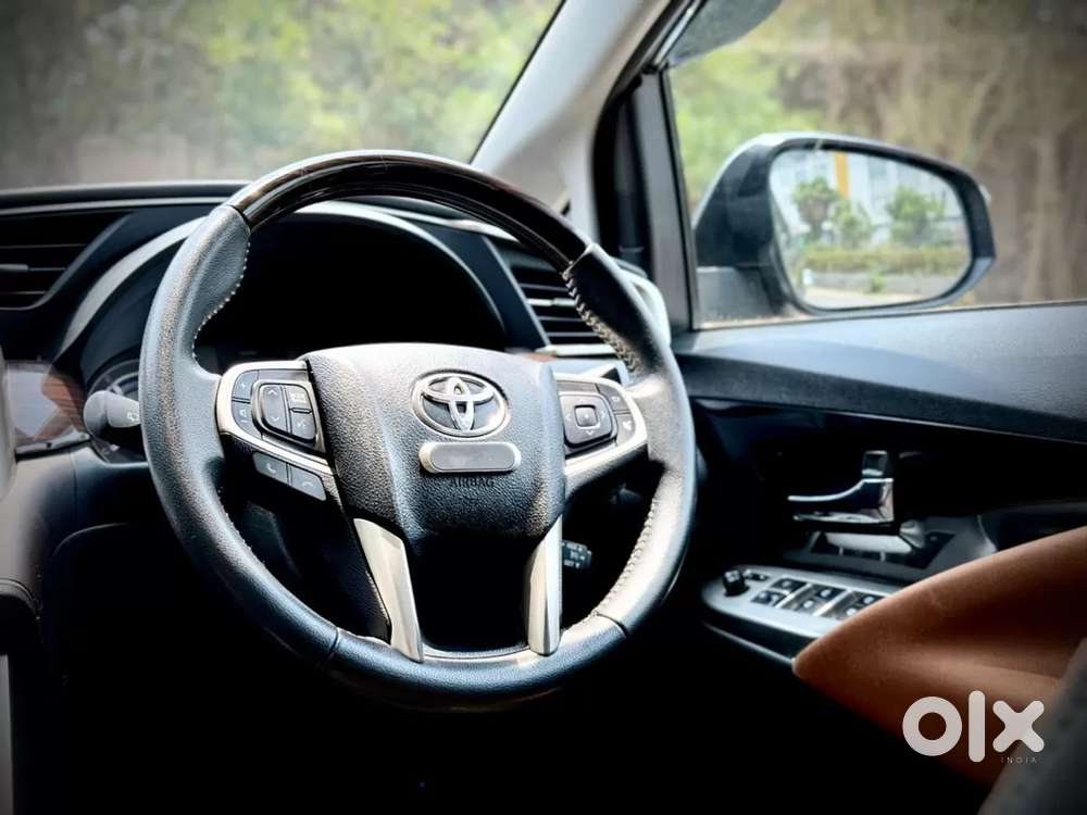 Toyota Innova Crysta [2020-ongoing] 2.4 Zx 7 Str, 2022, Diesel