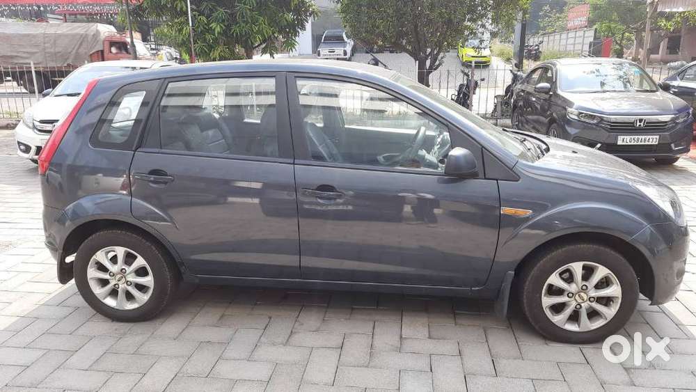 Ford Figo 2010-2012 Petrol Titanium, 2011, Petrol