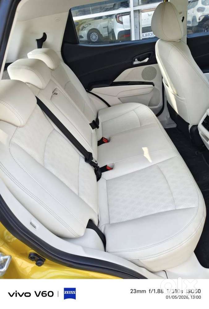 Mahindra Xuv 3xo Ax7l 1.2 Petrol At (pg), 2025, Petrol