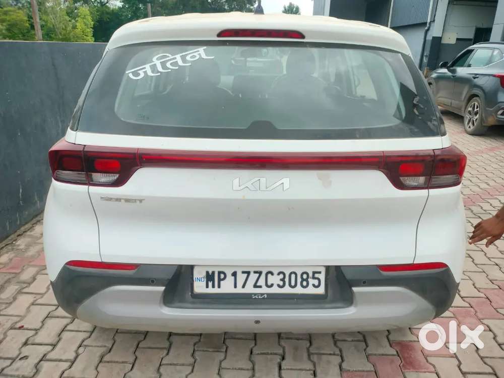 गाड़ी की कंडीशन अच्छी है एक हाथ की गाड़ी है ।