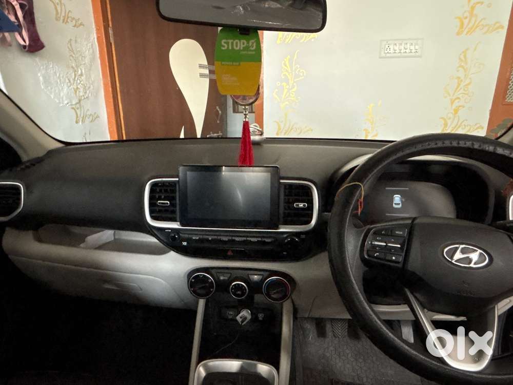 Hyundai Venue Petrol Manual 2023