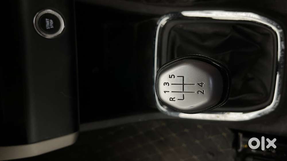 Renault Triber Rxz, 2020, Petrol