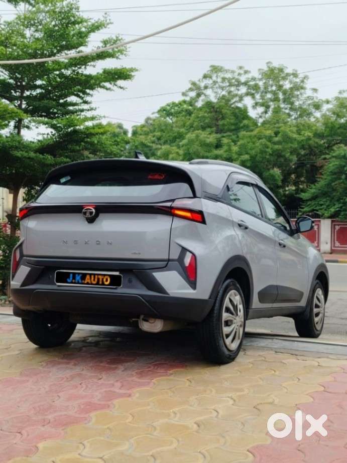Tata Nexon Fearless Plus (ps) 1.2 Icng 6mt Red Dark Edition, 2025, P..