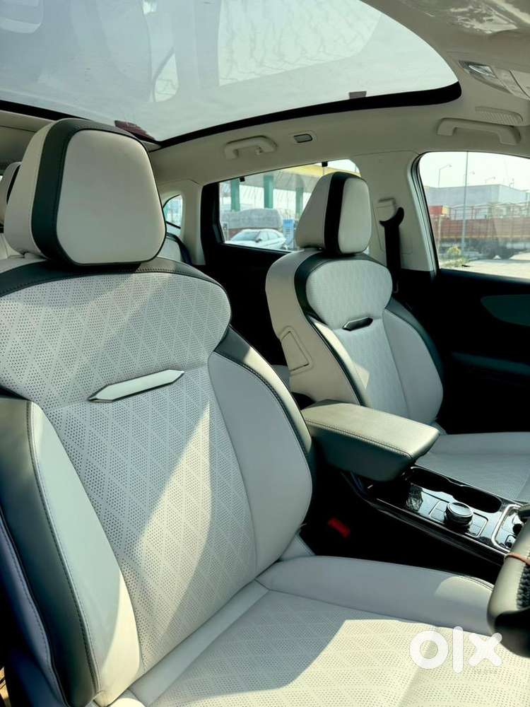 Mahindra Xev 9e 2025 Electric 9900 Km Driven