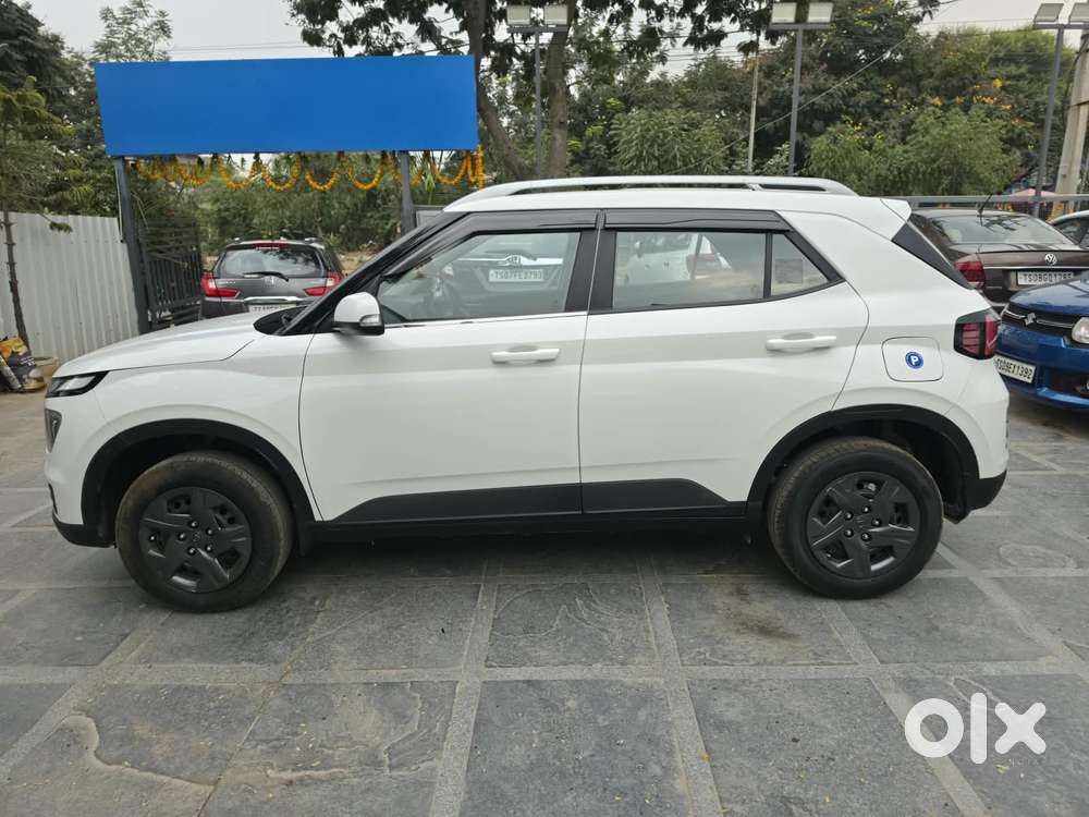 Hyundai Venue 1.2 S (o), 2023, Petrol