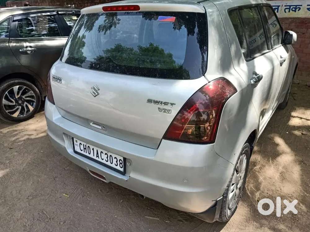 Maruti Suzuki Swift 2012 Petrol 70000 Km Driven