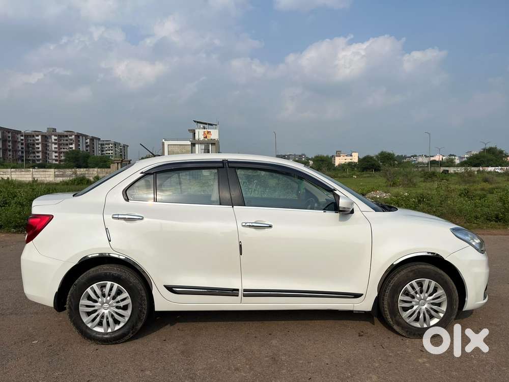Maruti Suzuki Dzire 1.2 Vxi, 2023, Petrol