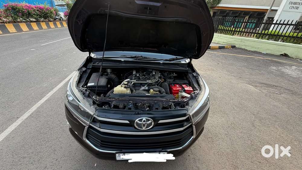 Toyota Innova Crysta 2016 Automatic 8 Str Diesel 97601 Km