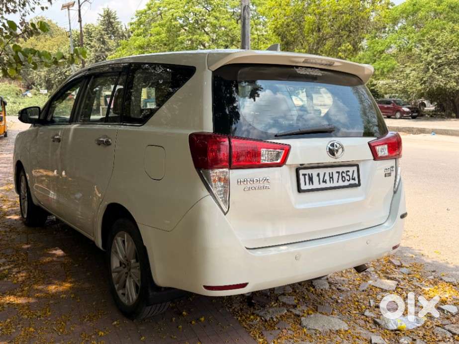 Toyota Innova Crysta 2.8 Z, 2016