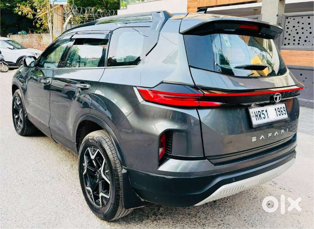 Tata Safari Accomplished Dark Edition At, 2024