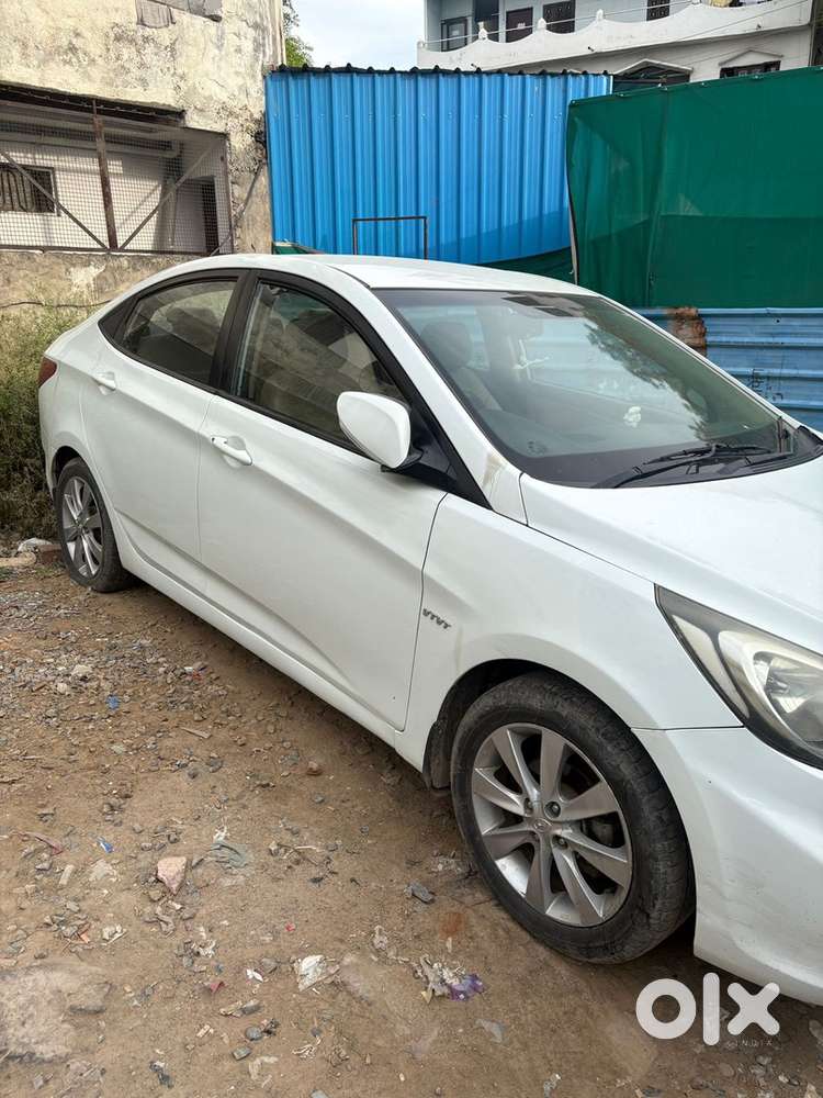 Hyundai Fluidic Verna 2013