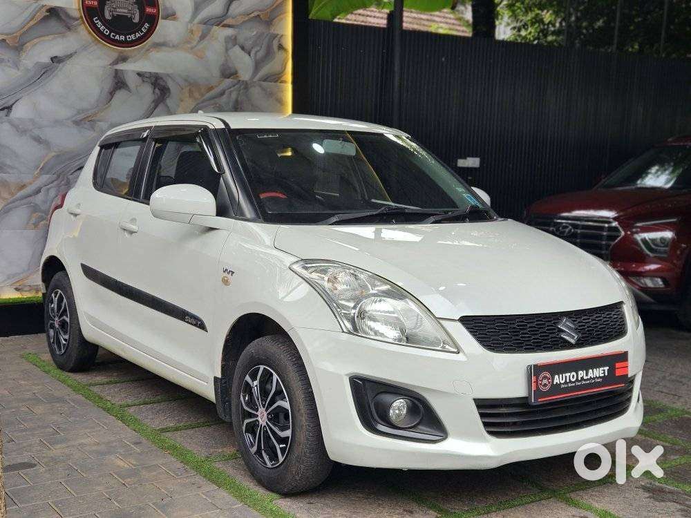 Maruti Suzuki Swift Lxi Optional-o, 2017, Petrol