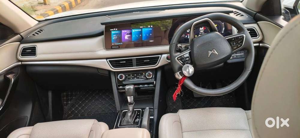 Mahindra Xuv700 2.2 Ax 7 Diesel At Str Awd, 2024, Diesel