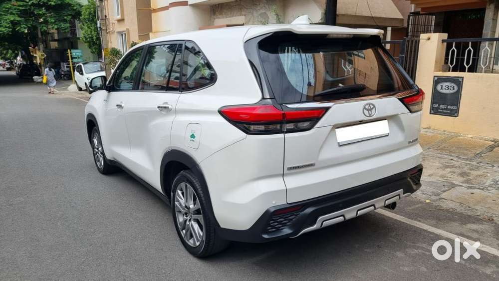 Toyota Innova Hycross 2.0 Zx (o) Hybrid 7 Str, 2024, Petrol