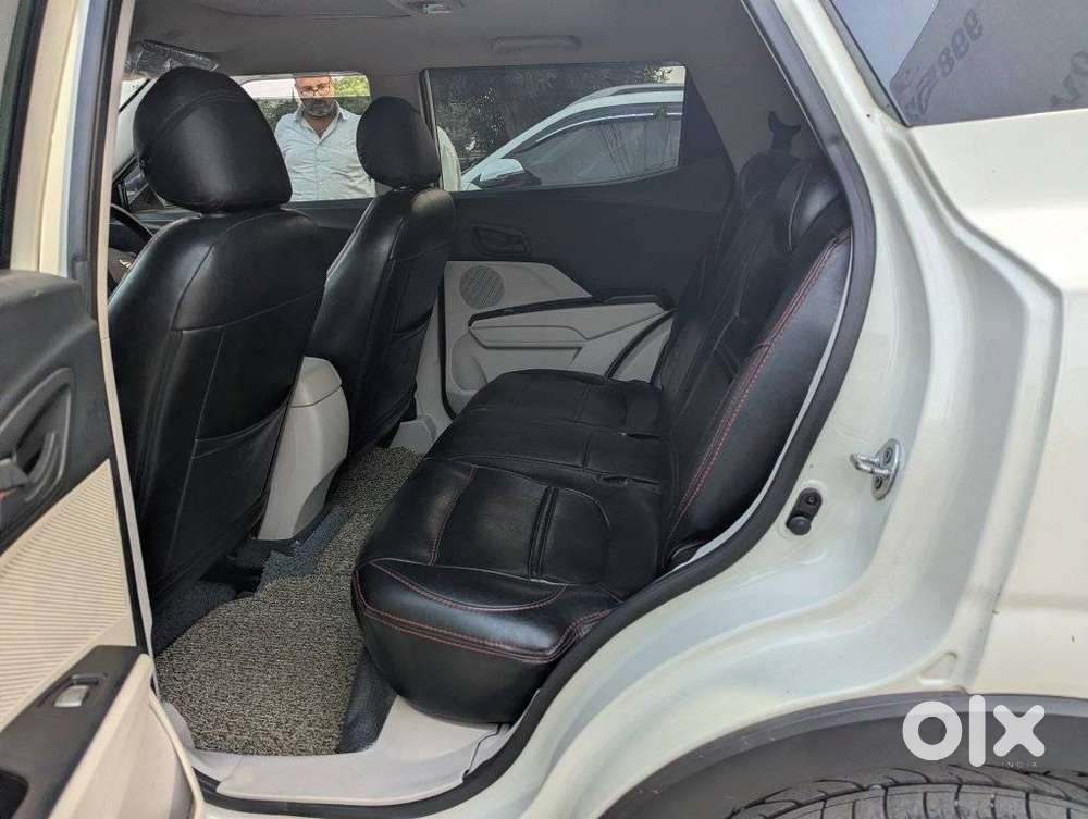 Mahindra Tuv 300 T6, 2022, Diesel