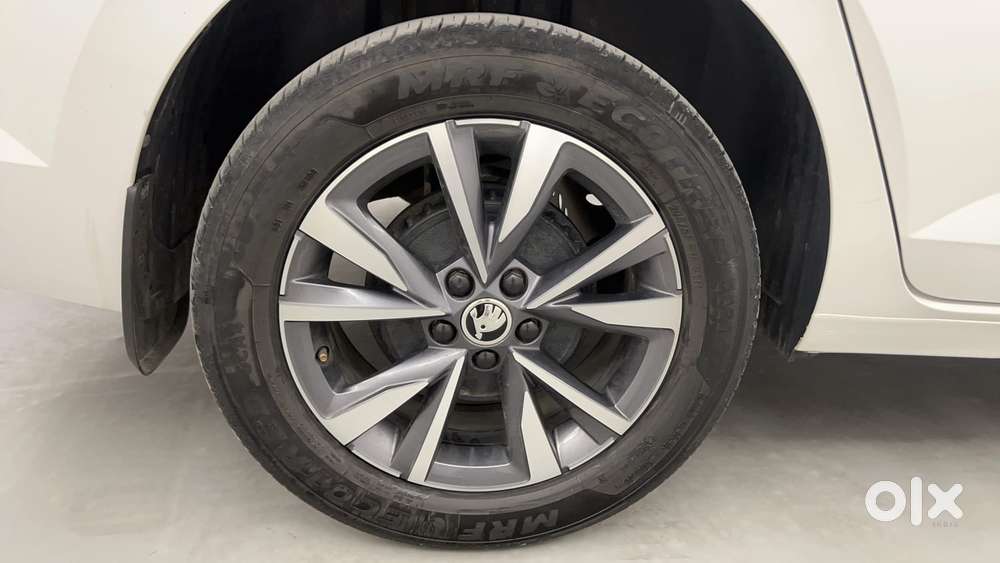 Skoda Slavia Style 1.5l Tsi Dsg, 2023, Petrol