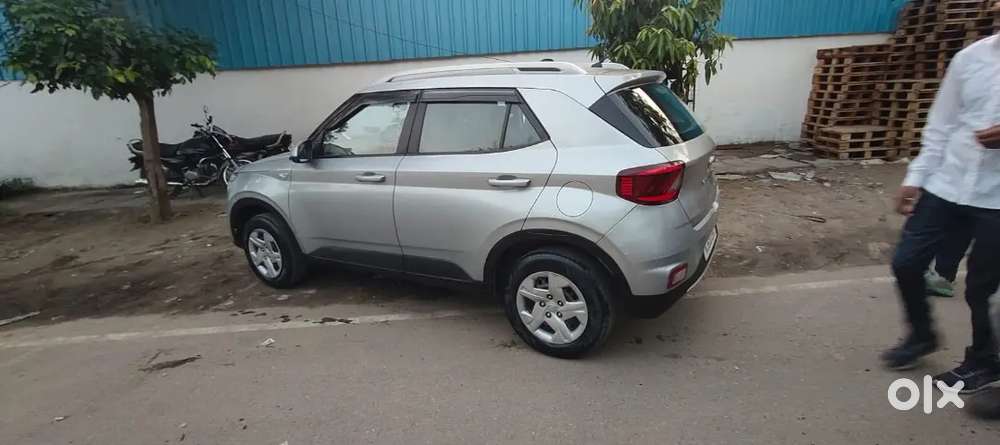 Hyundai Venue 2019 Petrol 69000 Km Driven Automatic