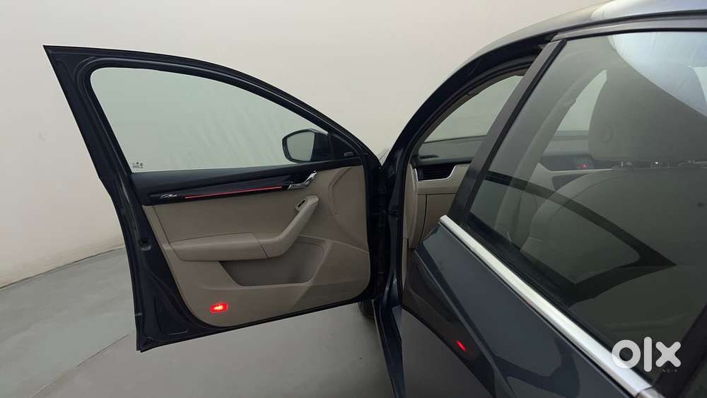 Skoda Octavia 2.0 L K Tsi At, 2018, Petrol