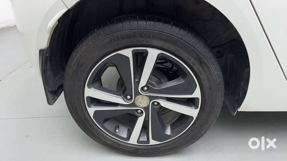 Tata Altroz Xz, 2020, Petrol