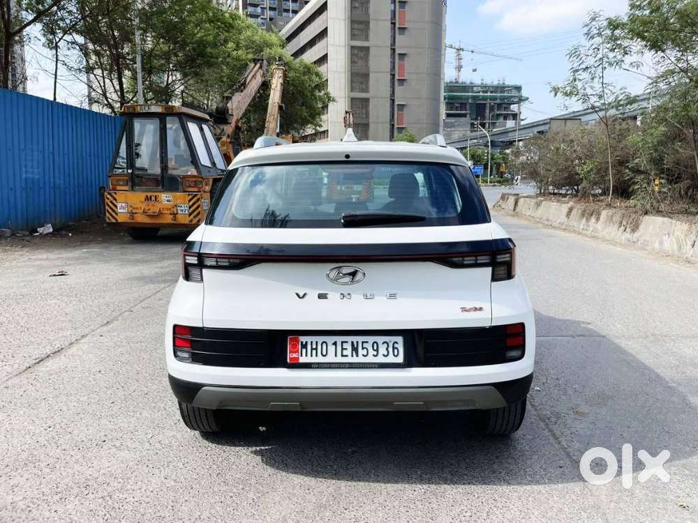 Hyundai Venue 1.2 S (o), 2024, Petrol