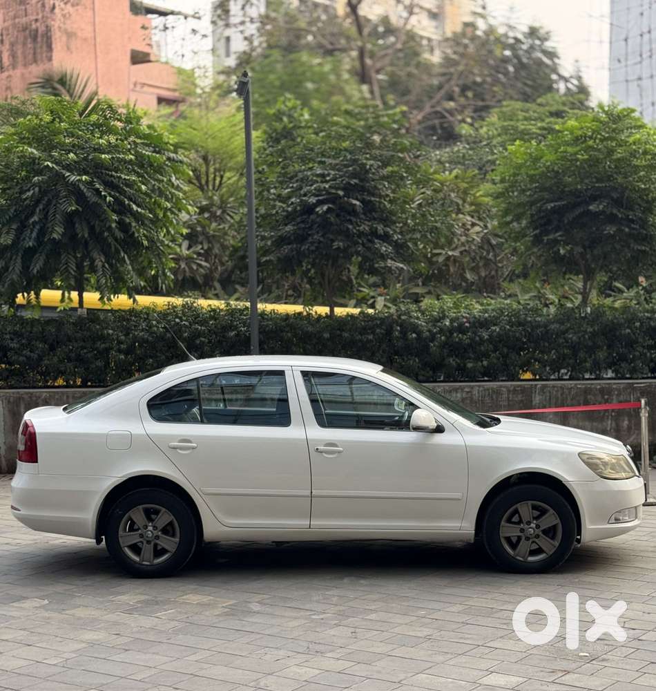 Skoda Laura Ambition 2.0 Tdi Cr At, 2010, Diesel