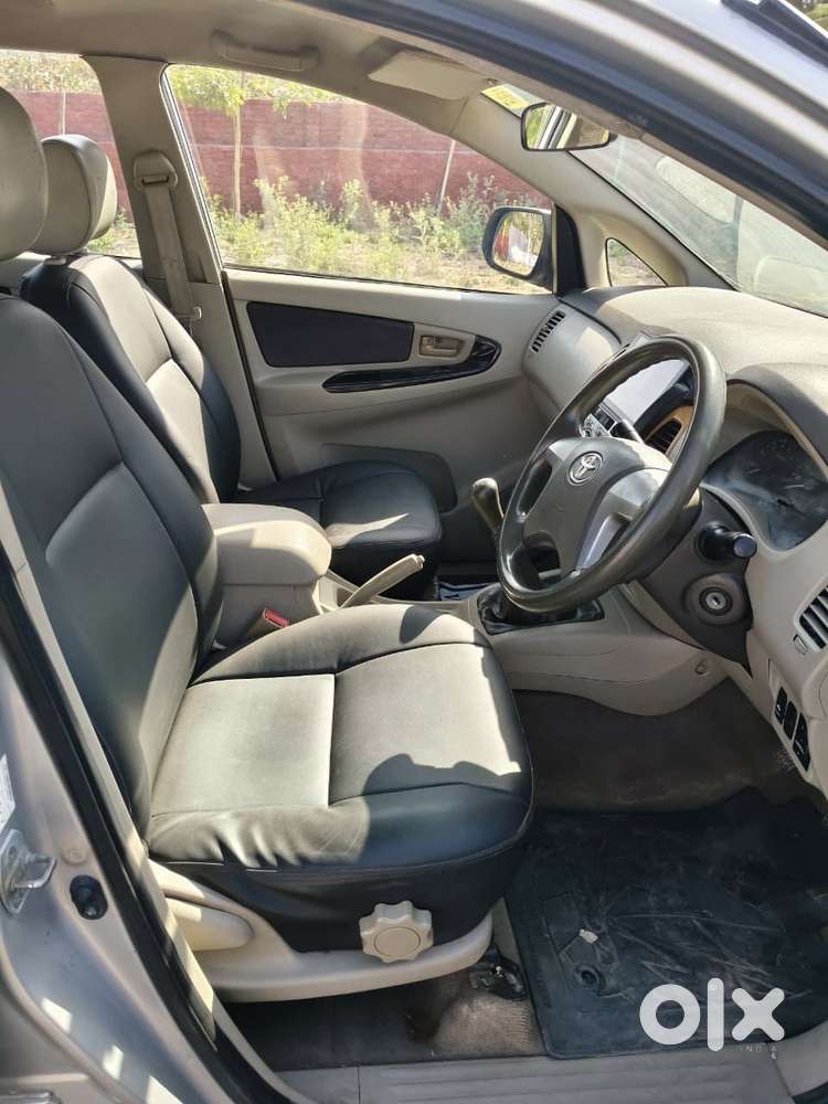 Toyota Innova 2.5 G (diesel) 8 Seater, 2013, Diesel