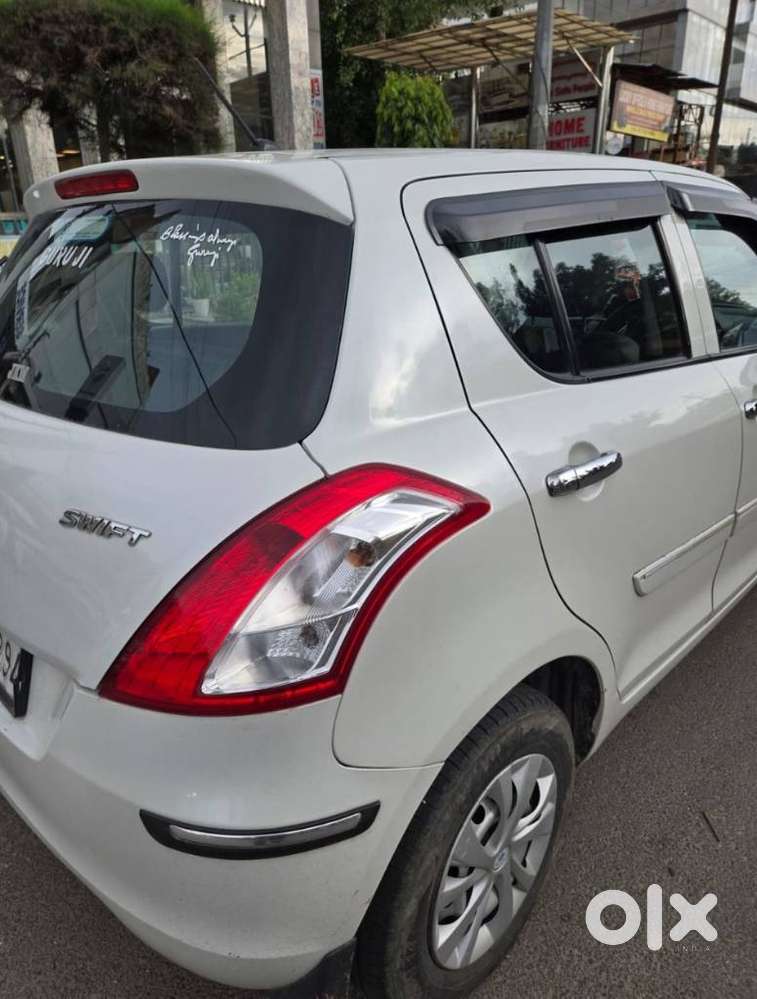 Maruti Suzuki Swift Lxi Option, 2017, Cng & Hybrids