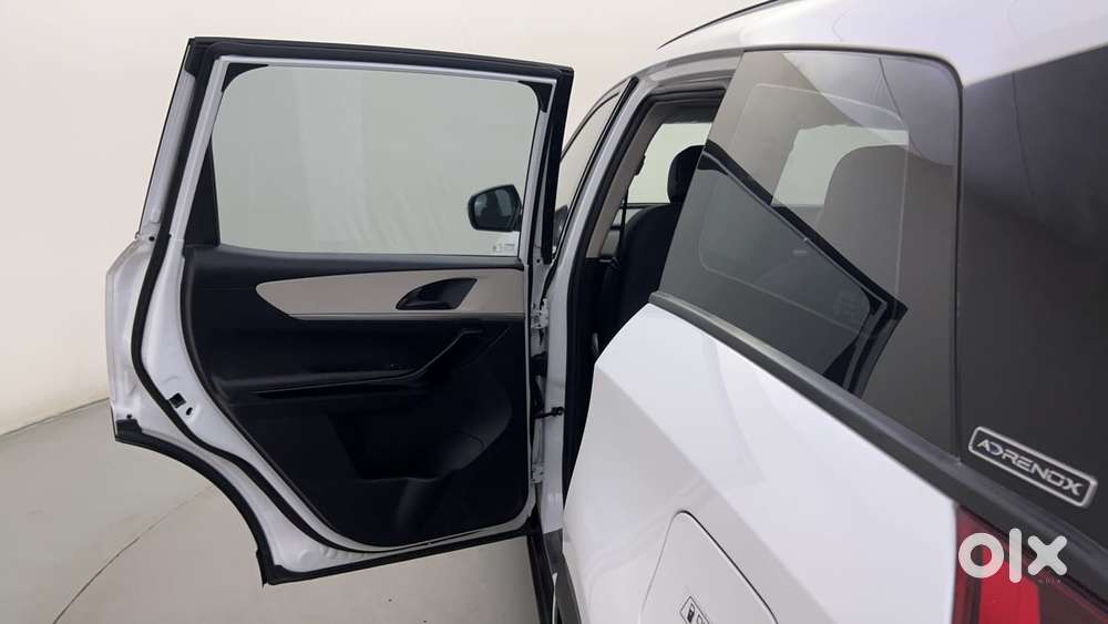 Mahindra Xuv700 2.2 Ax 5 Diesel Mt 7 Str, 2024, Diesel