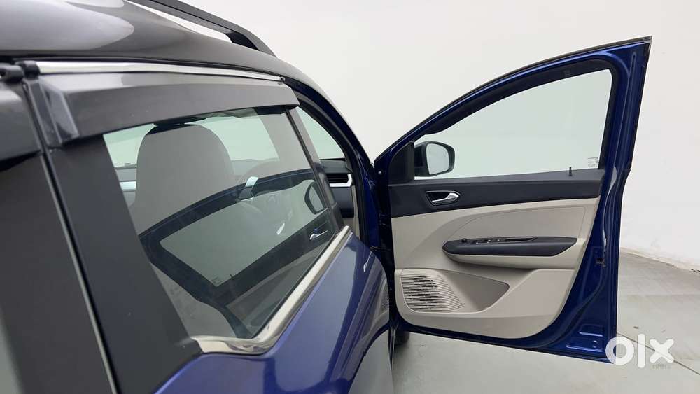 Renault Triber 1.0 Rxz Dual Tone, 2022, Petrol