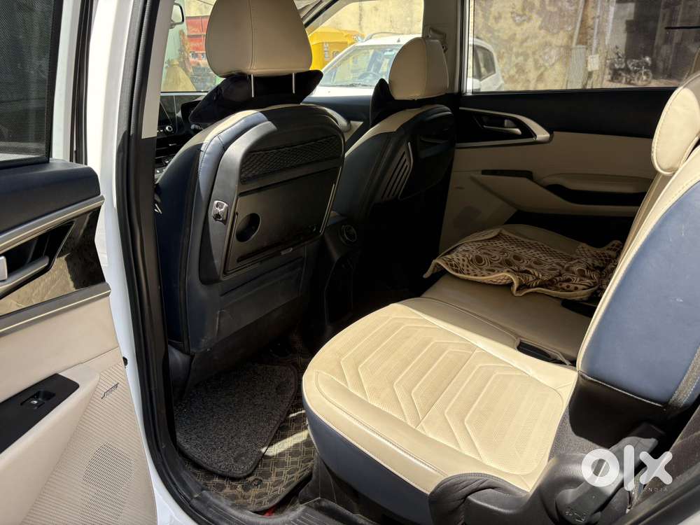 Kia Carens 1.5 Luxury Plus Turbo Dct 7 Str, 2023, Petrol