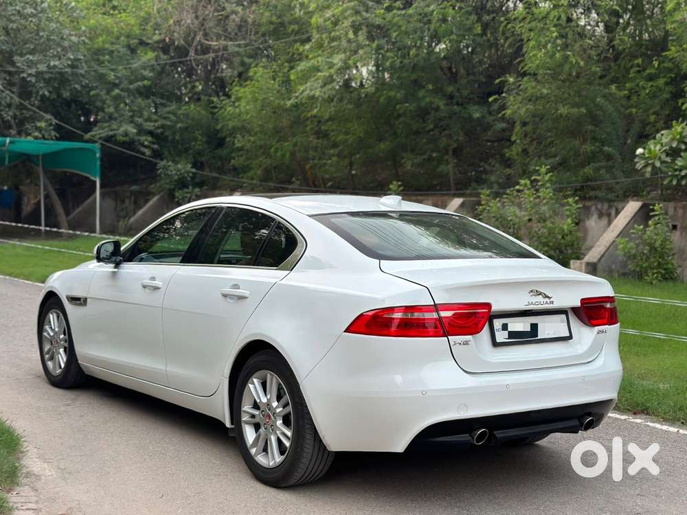 Jaguar Xe Portfolio, 2018, Petrol