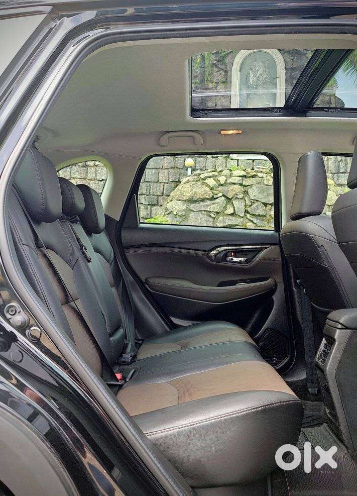 Toyota Urban Cruiser Hyryder 1.5 V Hybrid, 2025, Petrol