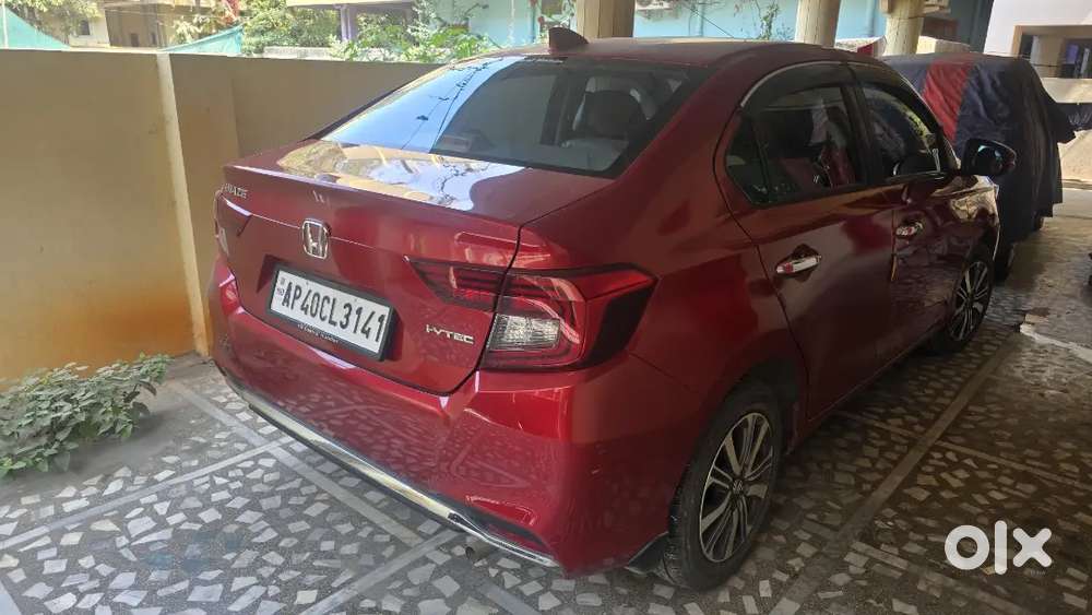 2024 Honda Amaze Vx Cvt (top)  7-year Warranty