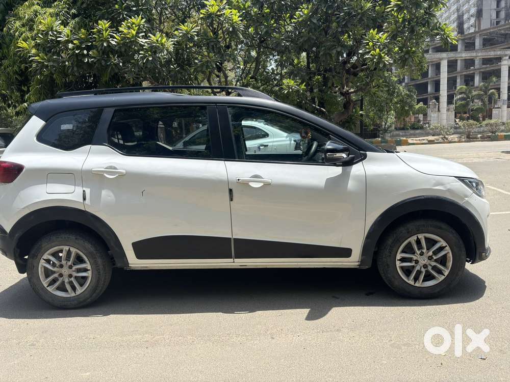 Renault Triber Rxt, 2022, Petrol